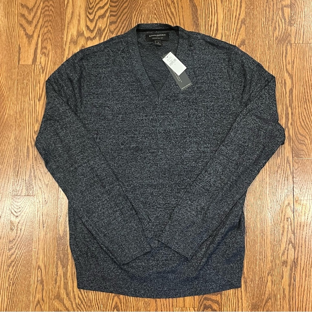 NWT Banana Republic Silk/Cashmere Premium Luxe V-Neck Sweater Machine Washable